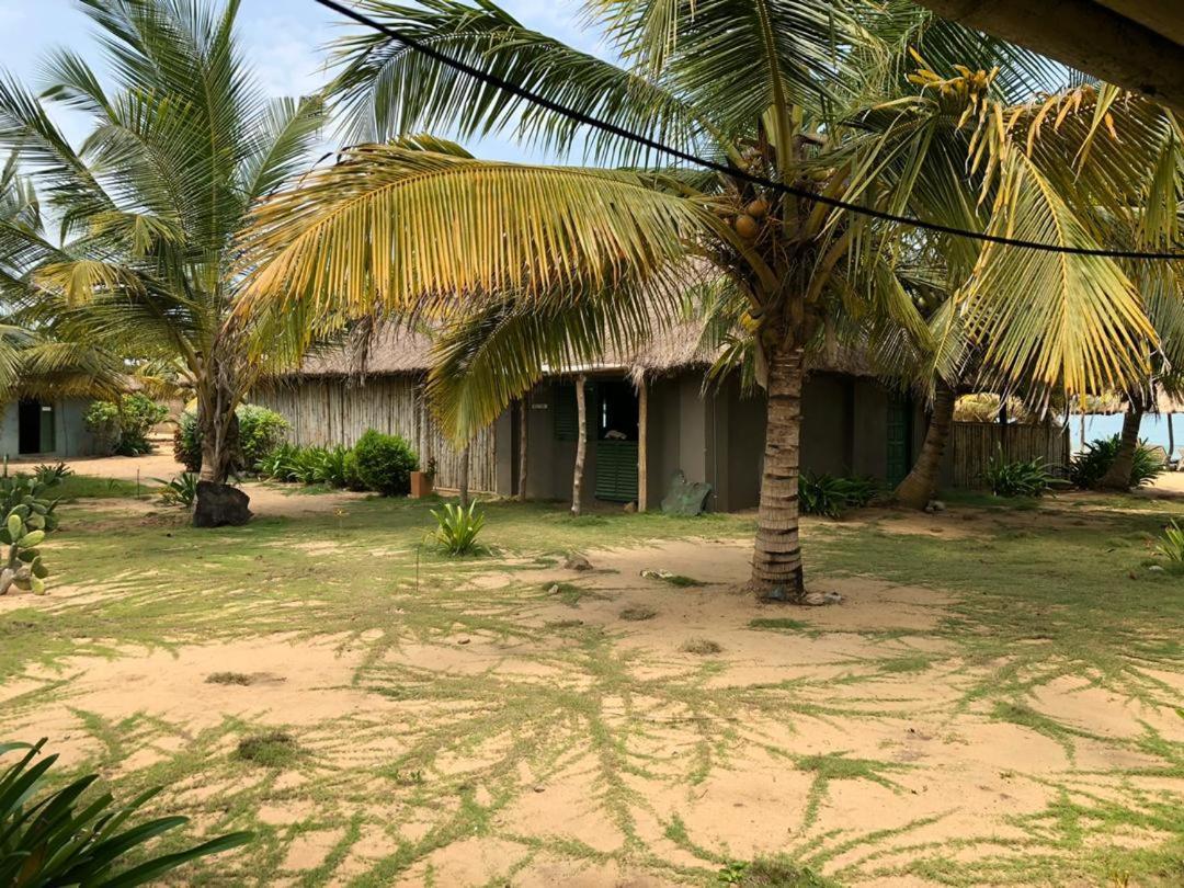 The Akwidaa Inn Exteriör bild